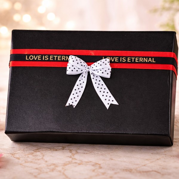 A Romantic Valentine's Day Gift Box