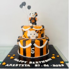 Cat Theme Cake
