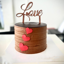 Chocoholic Love Cake With Topper