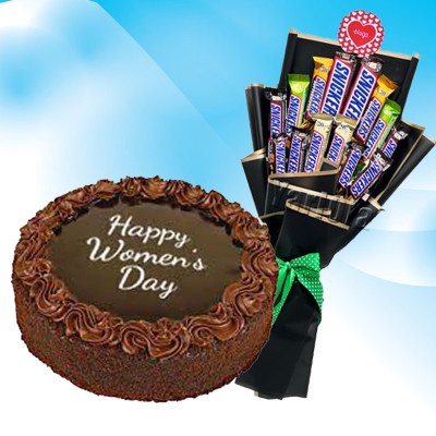 Cake With Snickers Candy Bouquet